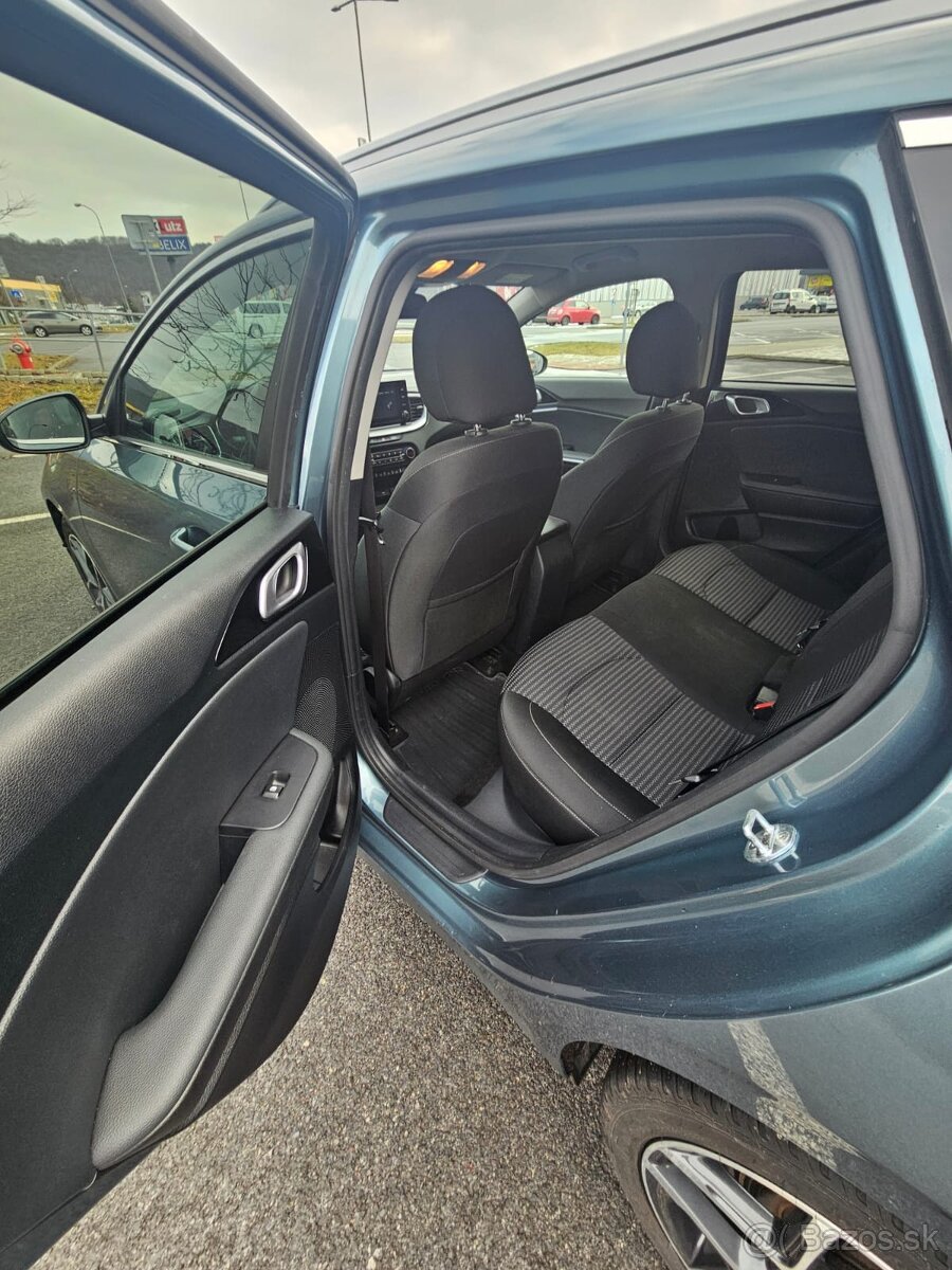 Kia Ceed SW 1.6 CRDi mHEV Gold A/T - 11