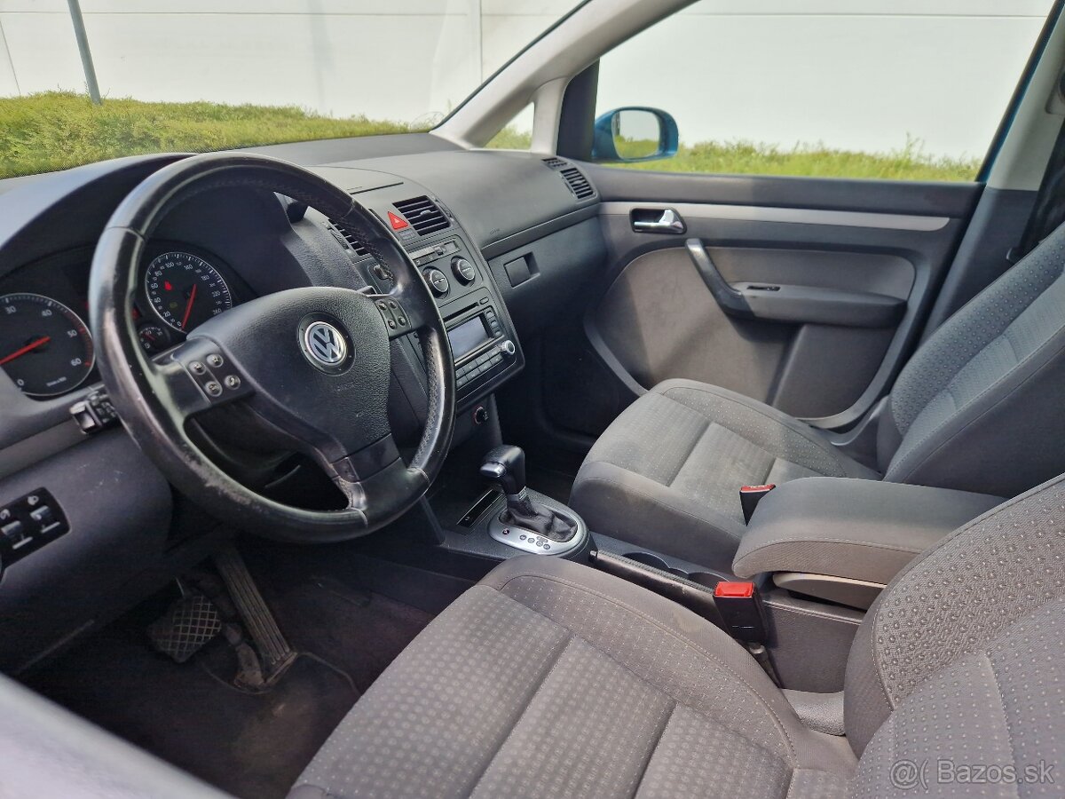 Volkswagen Touran 2.0 TDI DSG - 11