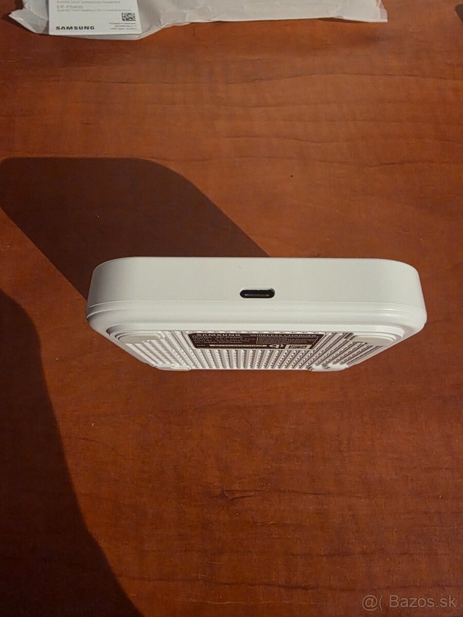 Originálna 15W bezdrôtová nabíjačka Samsung Qi (EP-P2400) - 11