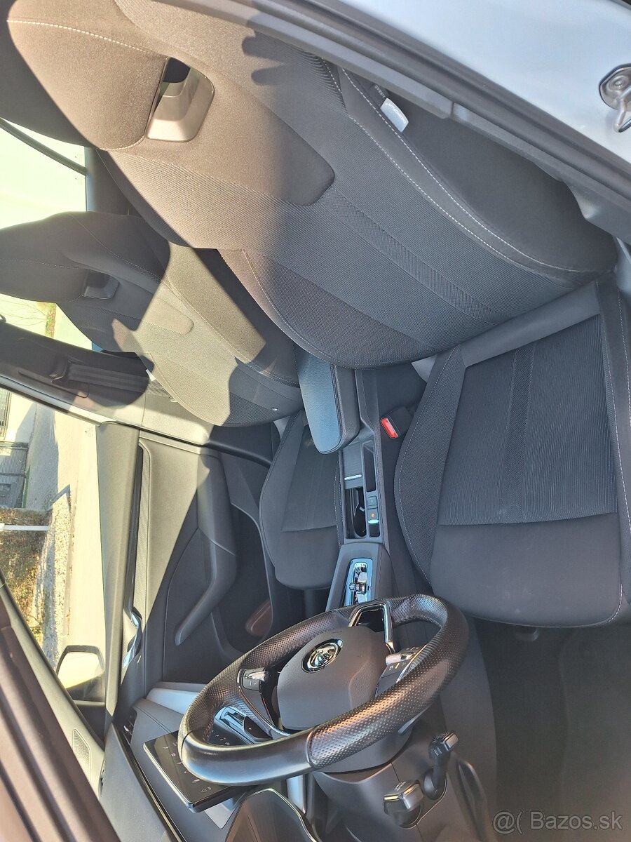Skoda octavia 4 combi - 11