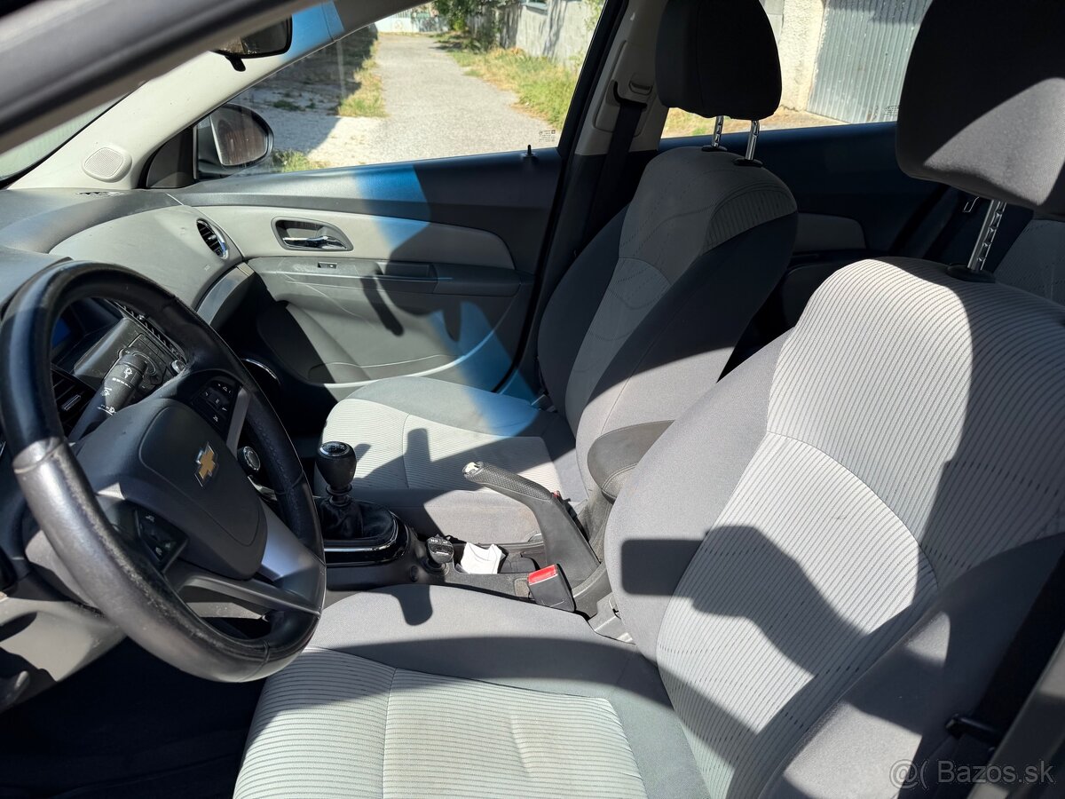 Chevrolet Cruze 1.6 Benzin - 11