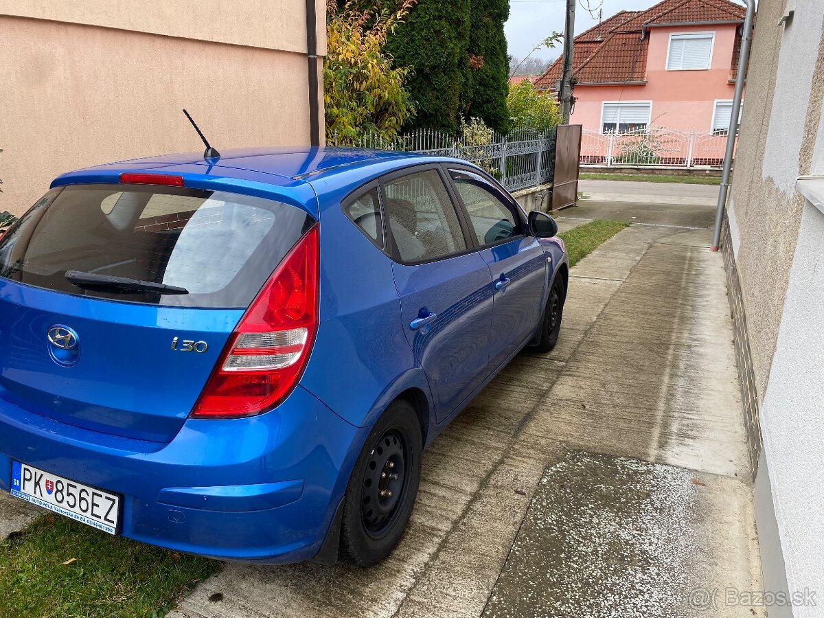 Predám Hyundai i30 1,4 80kw benzin - 11