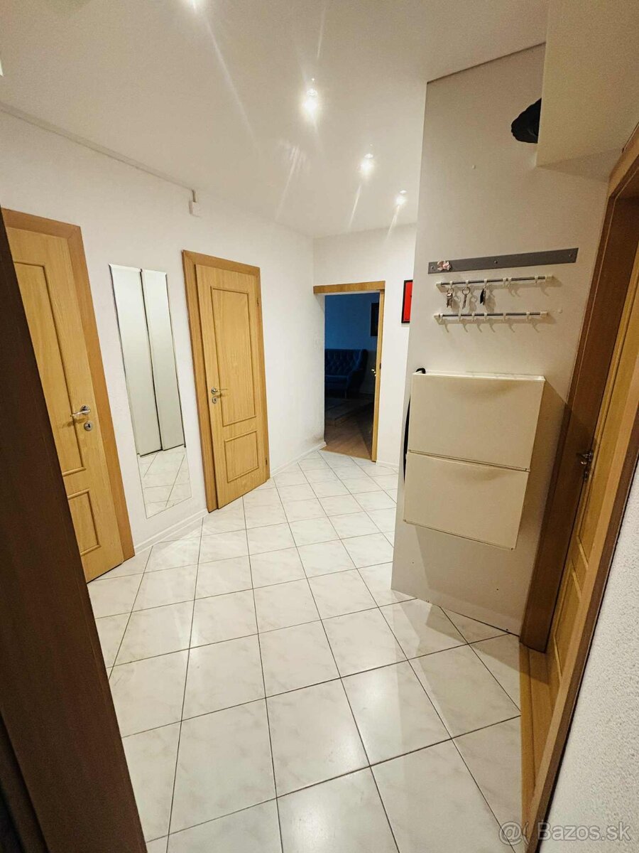 Trnava-ponúkame na predaj 4 izb. byt na Starohájskej ulici. - 11
