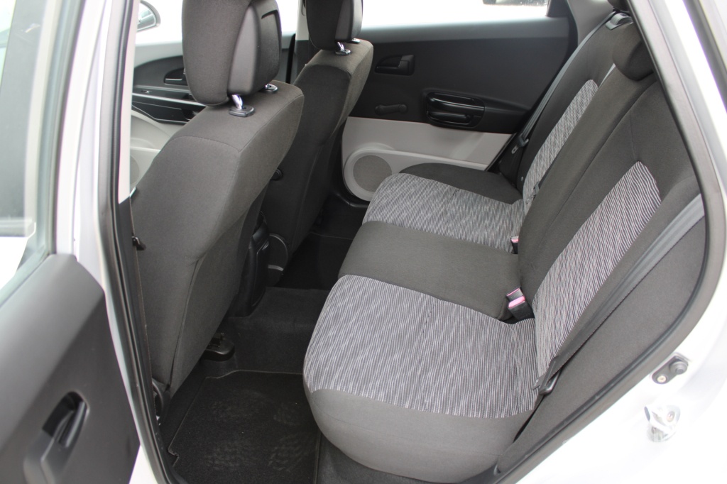 Kia Ceed 1,4 i 16V 80 kW - 11