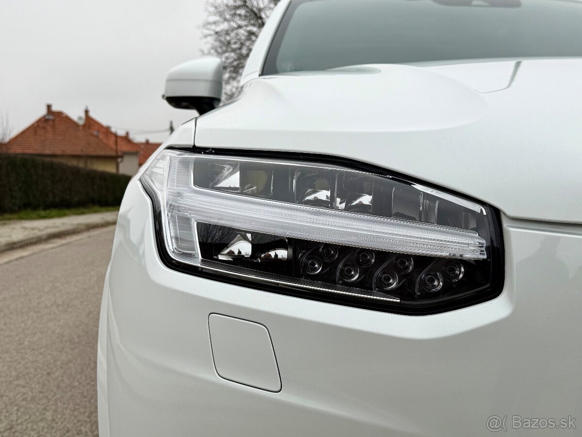 Volvo XC90 PLUG-IN HYBRID T8 AWD RECHARGE - 11