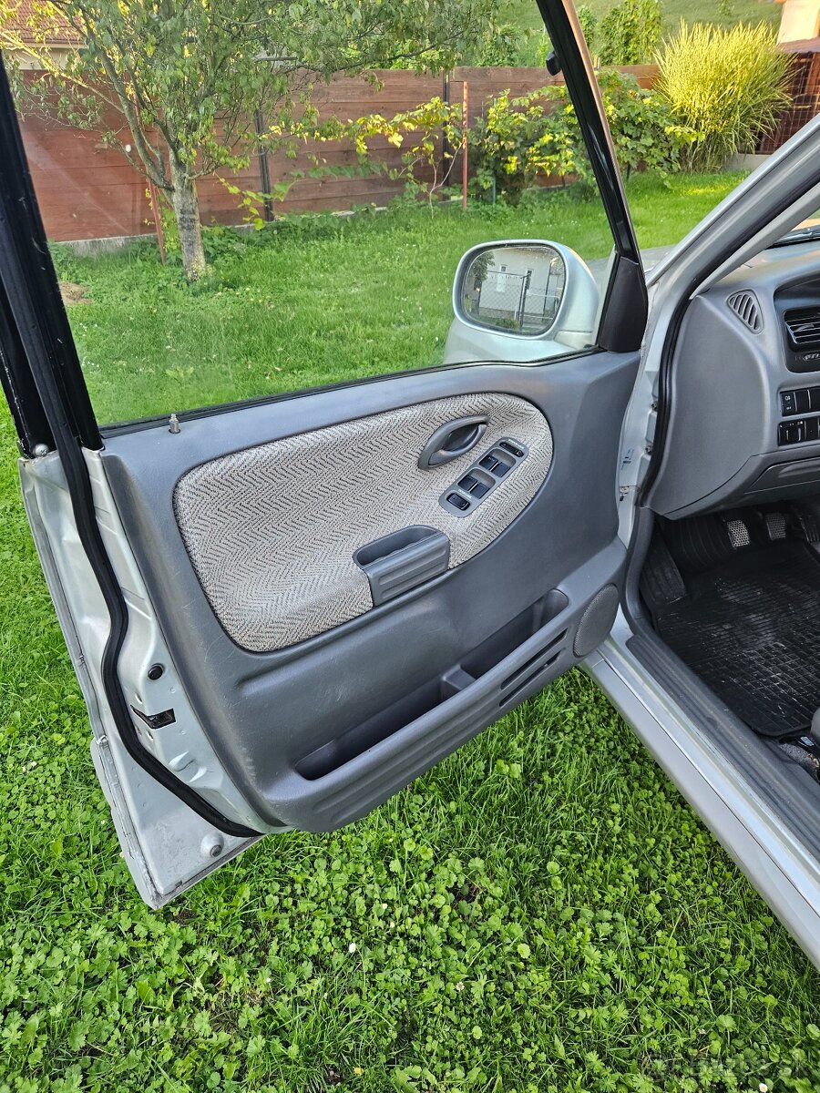 Suzuki Vitara 2.0 TD VX - 11