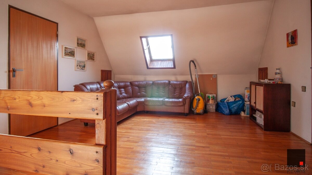 SLNEČNÝ RODINNÝ DOM BOJNICE - 11