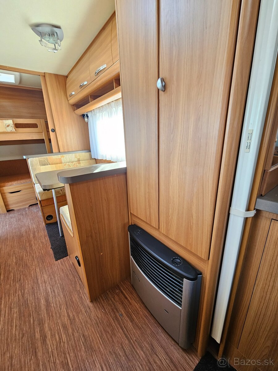 Obytny prives Hobby 540 KMFE - solarny panel, mover - 11