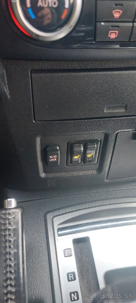 Mitsubishi Pajero - 11