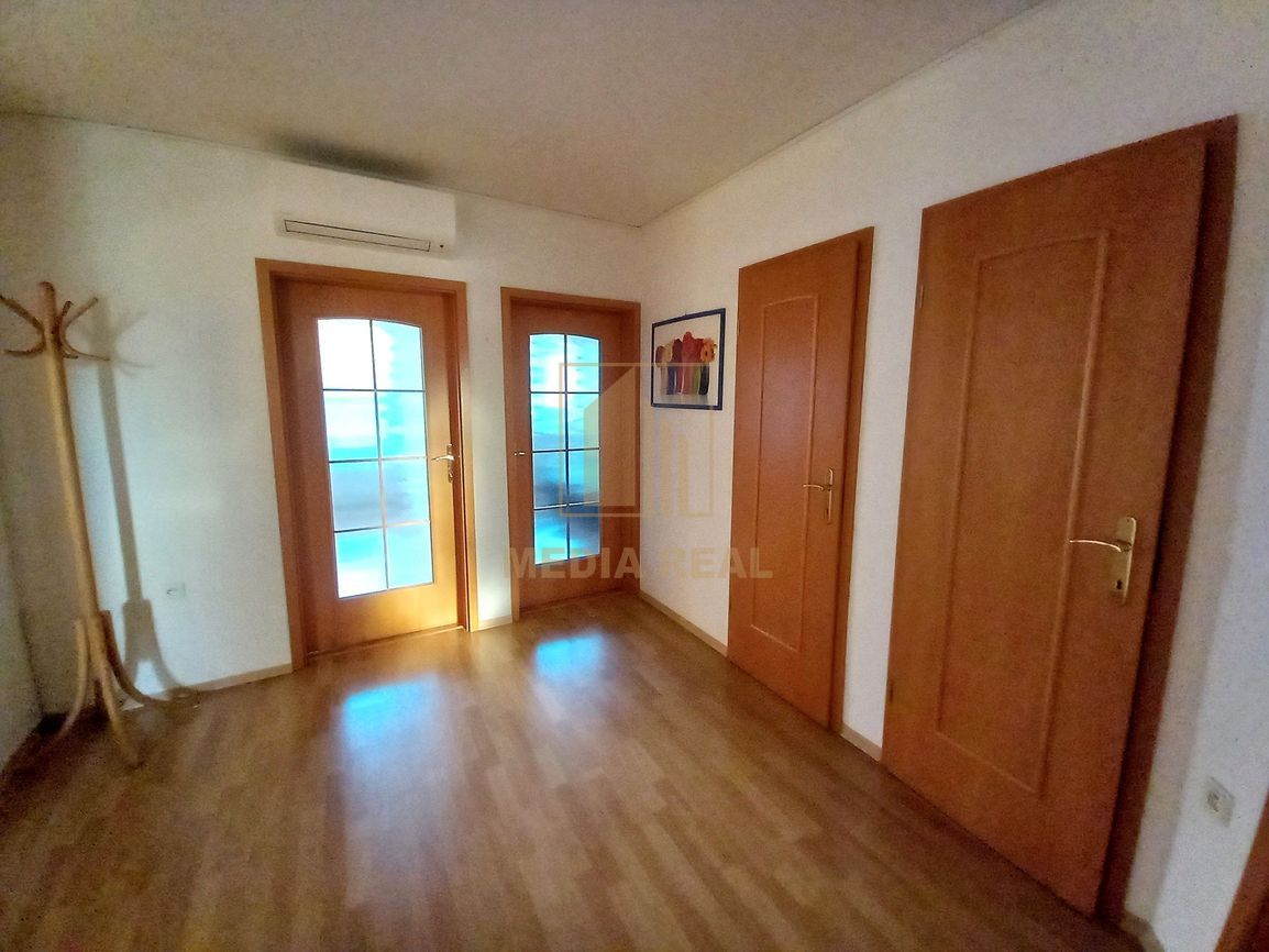 Prenájom krásny, výnimočný 4-izbový byt+balkón v peknom pros - 11