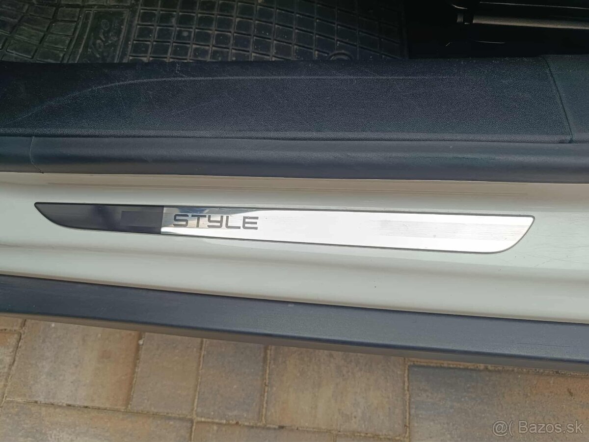 Peugeot 2008 1.2 Active Style - 11