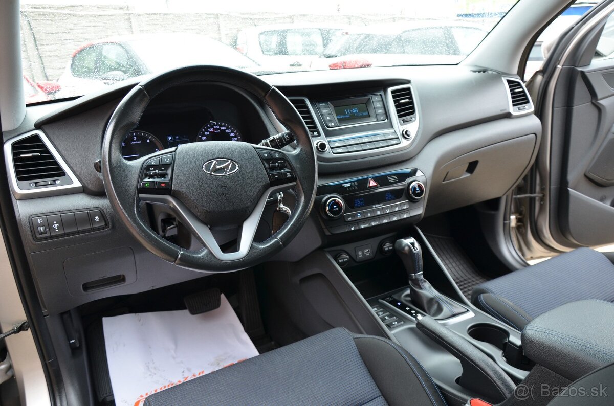 Hyundai Tucson 2,0 CRDi Family 4x4 AT6 100kw - 11