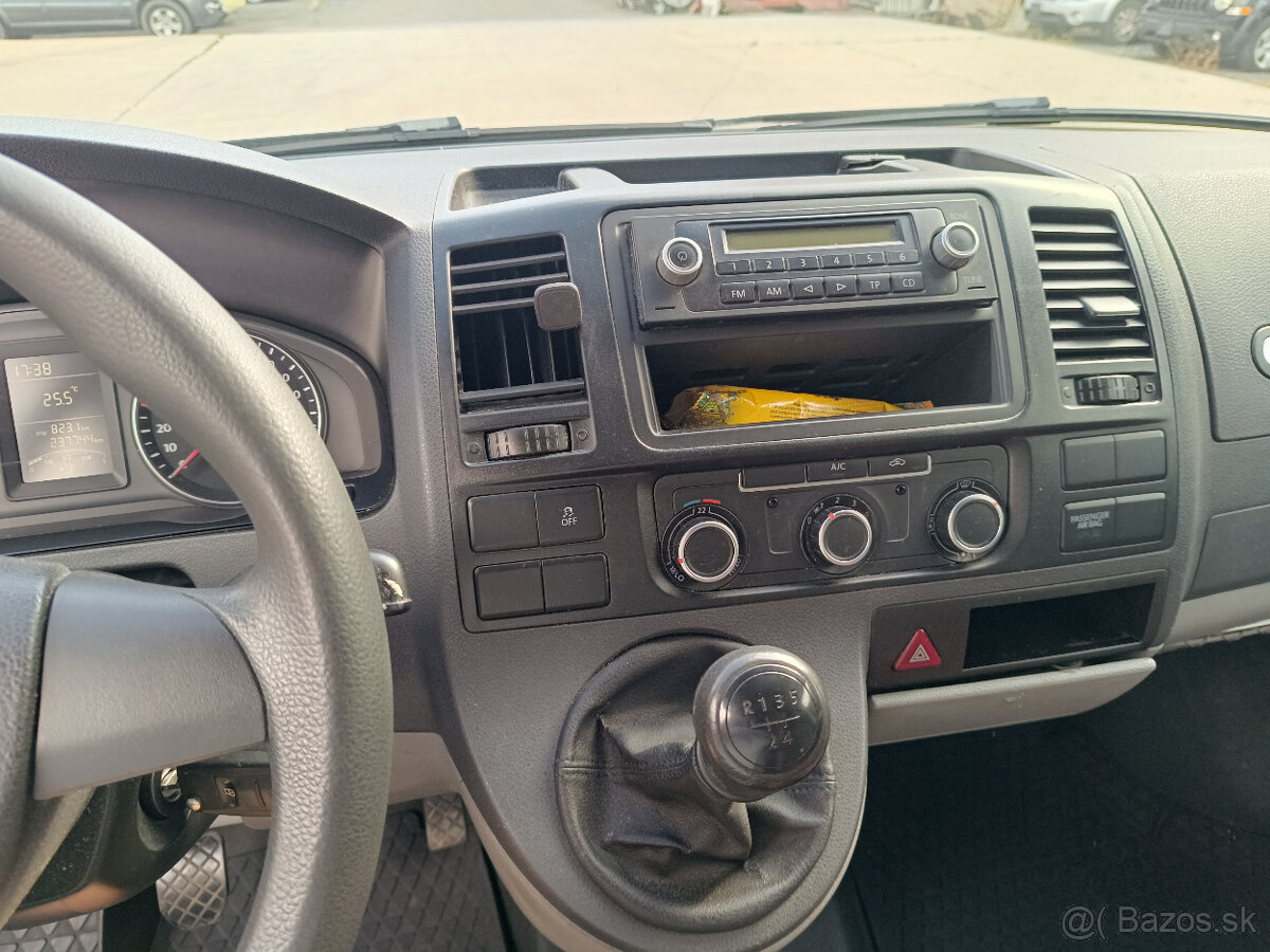 VW Transporter T5 2,0 tdi, 102 PS, manuál , r.v.2014 - 11