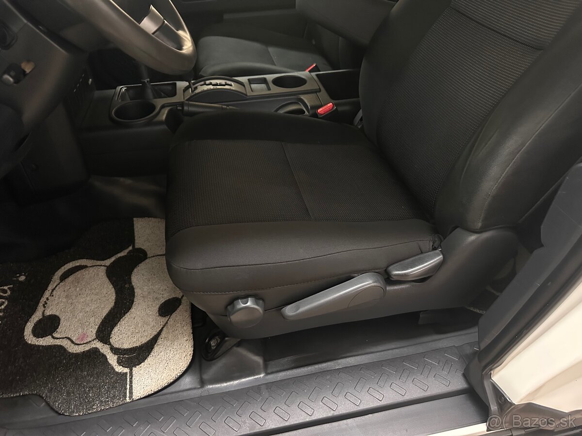 Toyota FJ Cruiser - 11