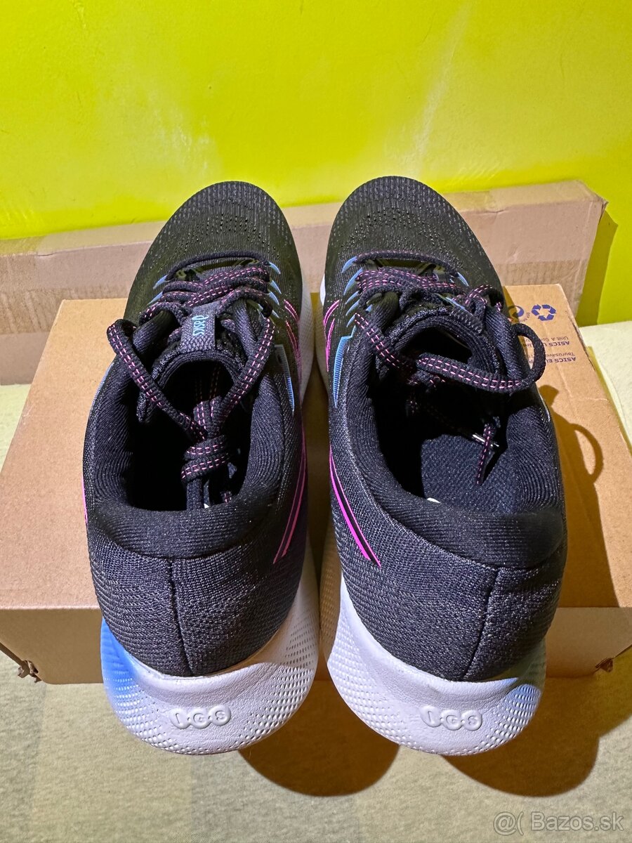 Damske bezecke tenisky Asics Gel Saiun 2 - 11