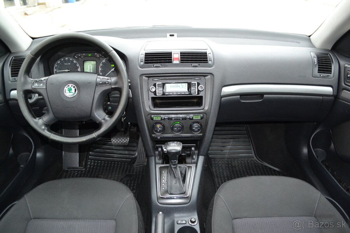 Škoda Octavia Combi 2.0 TDI DSG - 11