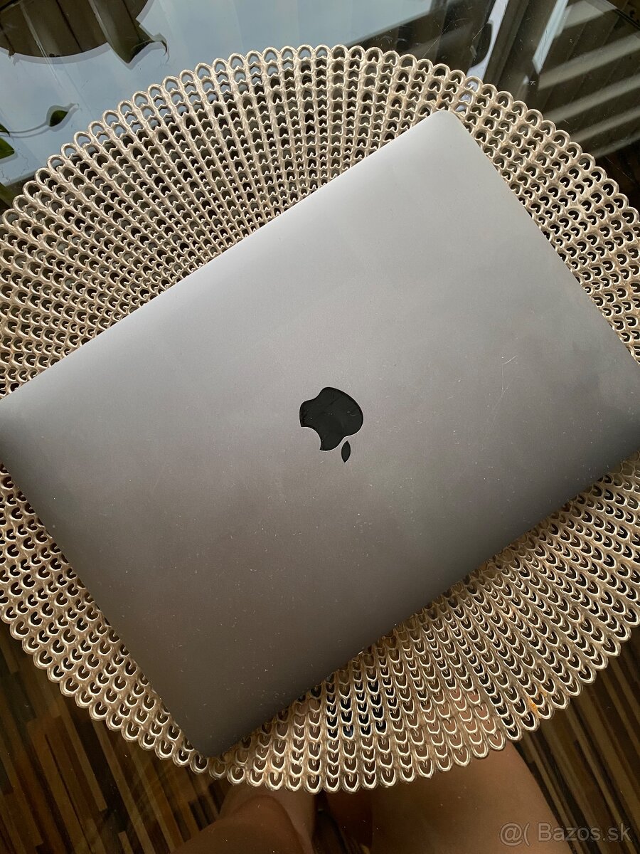MacBook Air (13", 2019) - 11