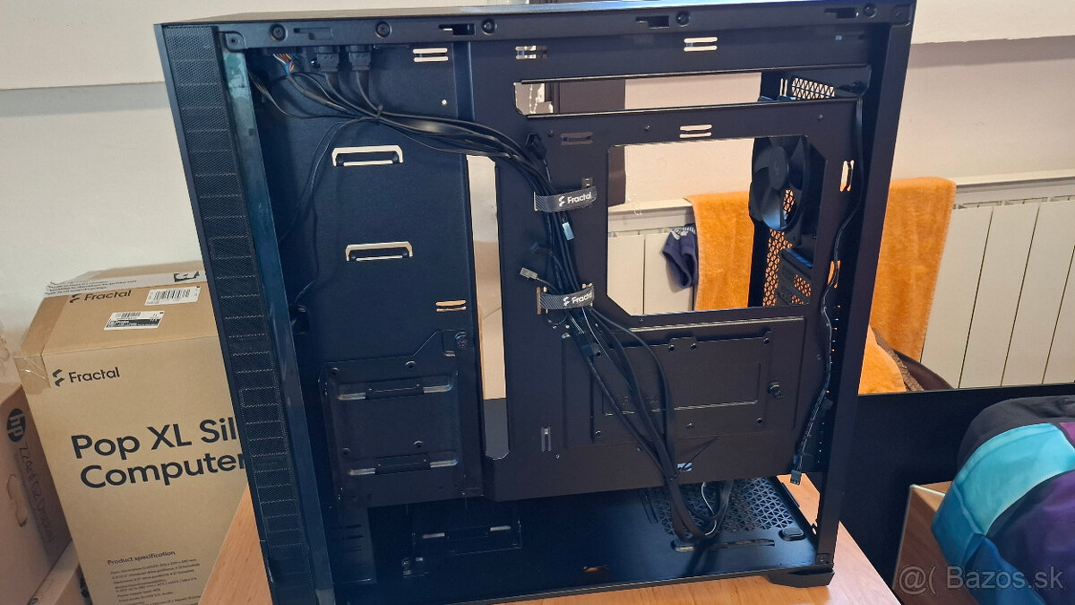 Fractal Design Pop XL Silent Black TG Clear Tint - 11