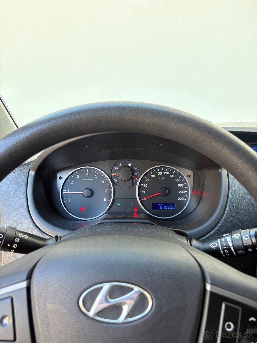 Hyundai i20 1.2 benzín (2013)- len 87 000km, nová STK a EK - 11