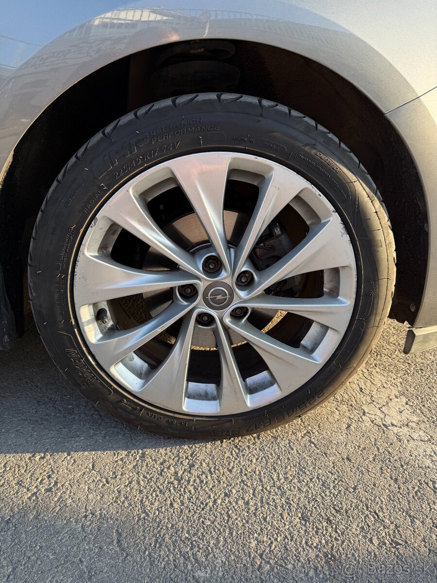 Opel Astra 1.4 T 92kW 1. majiteľ 110tkm serv kniha - 11