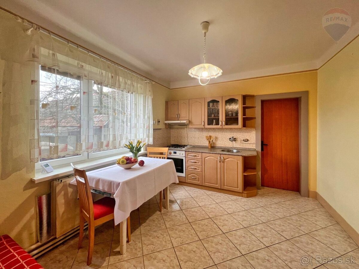 Na predaj rodinný dom v obci Veľké Uherce - 11