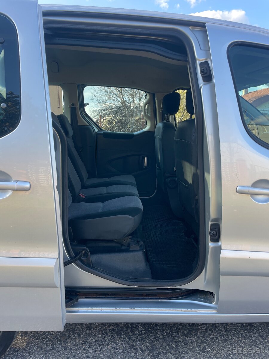 CITROEN BERLINGO MULTISPACE 1,6 DISEEL NOVÁ STK EK - 11