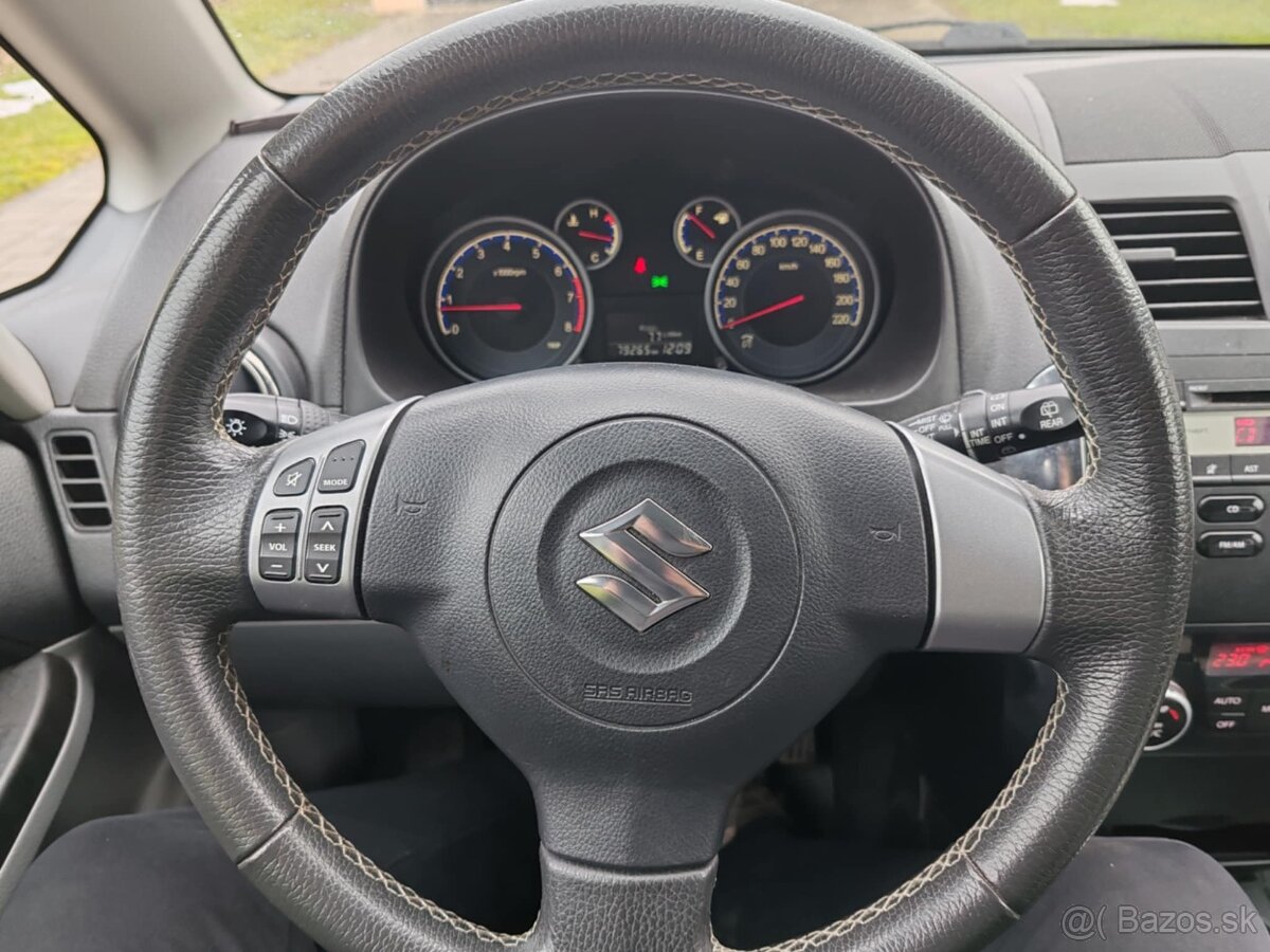 Suzuki SX4 4x4 benzin 79300 km - 11