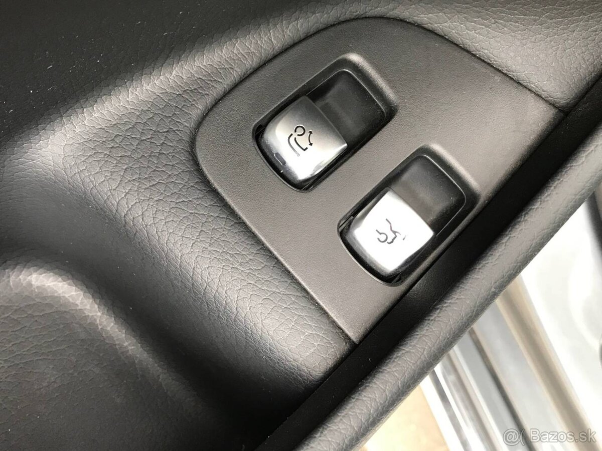 Mercedes-Benz E trieda Sedan 400d 4matic VZDUCHOVÝ PODVOZOK - 11