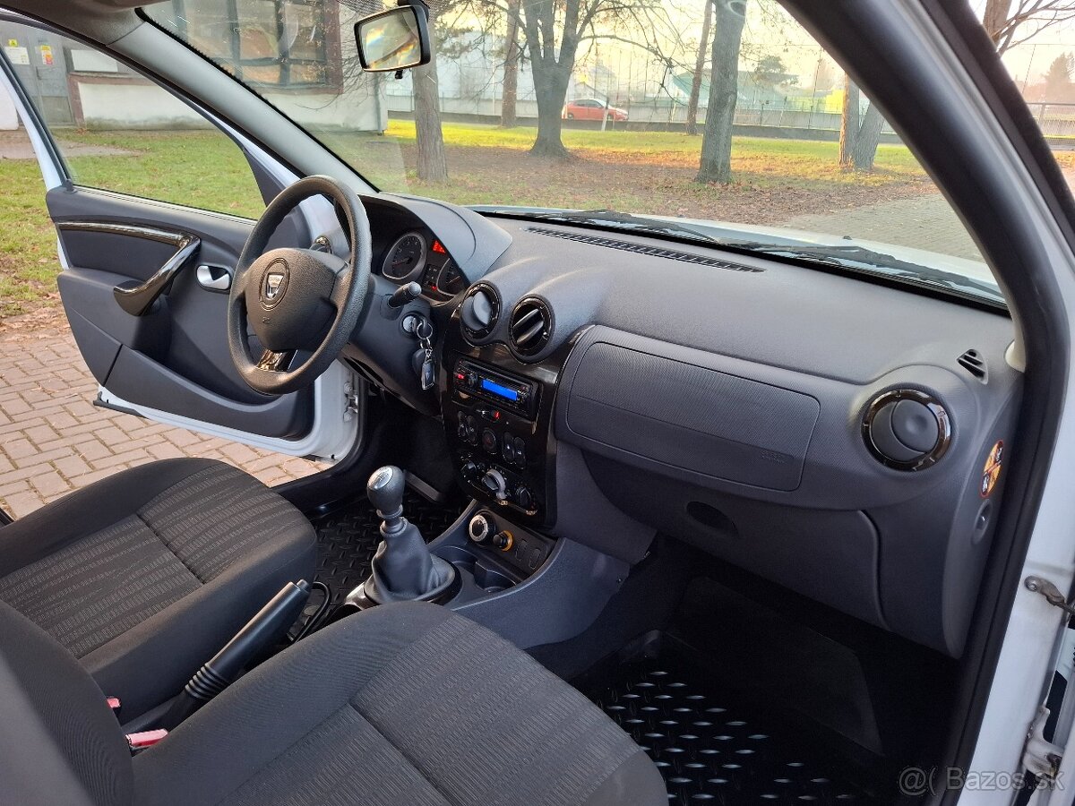 Dacia Duster 1.6i 4x4 - 11
