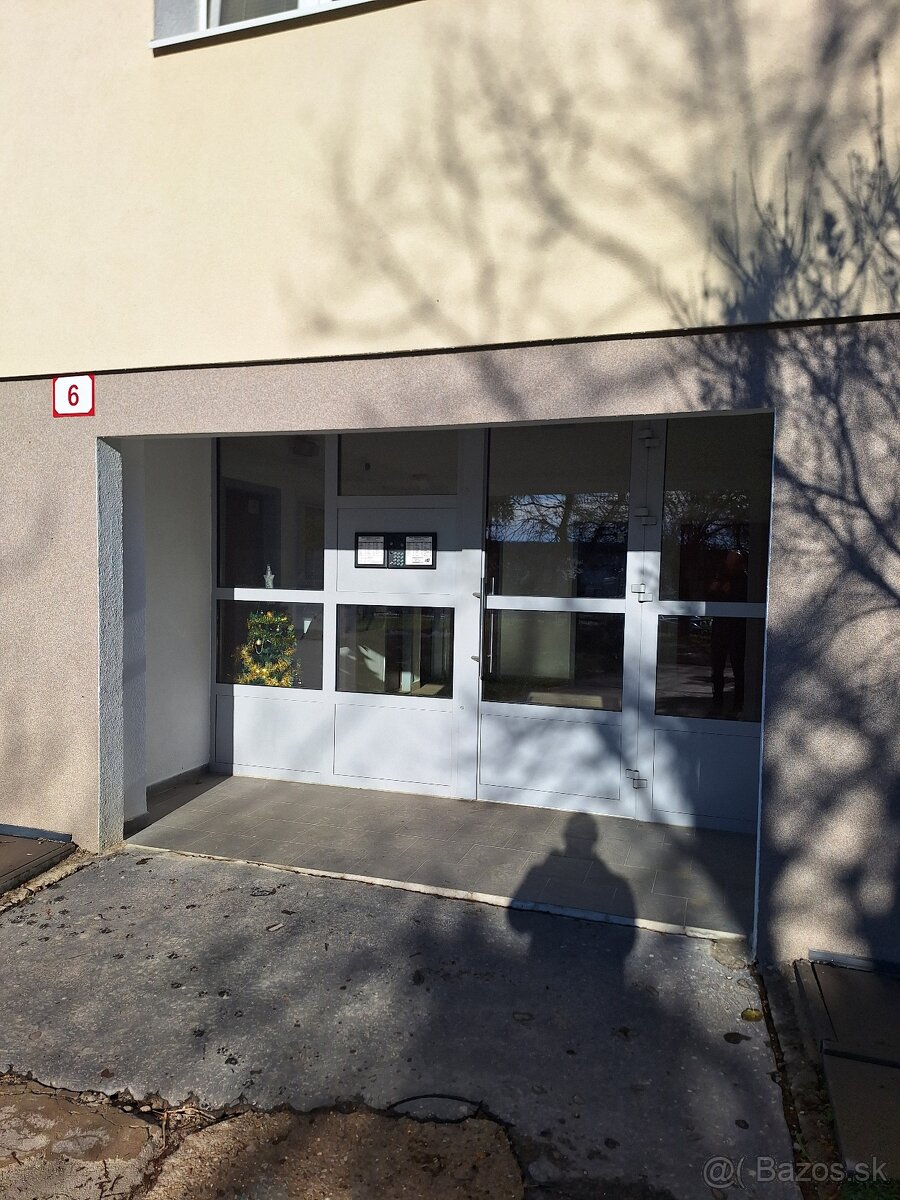 Na predaj 3-izb. byt ,65m2, loggia, Wurmova , Košice - KVP - 11