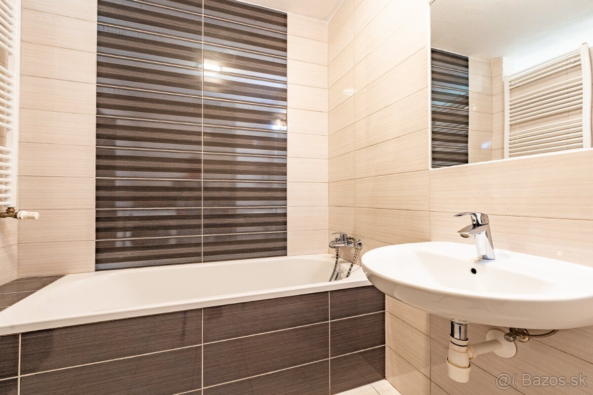 Na prenájom | 3 izbový byt s loggiou - Silvánová ul. - 11