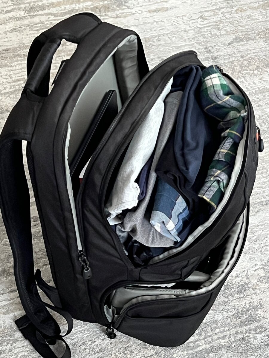 Foto batoh na cesty lietadlom - 11