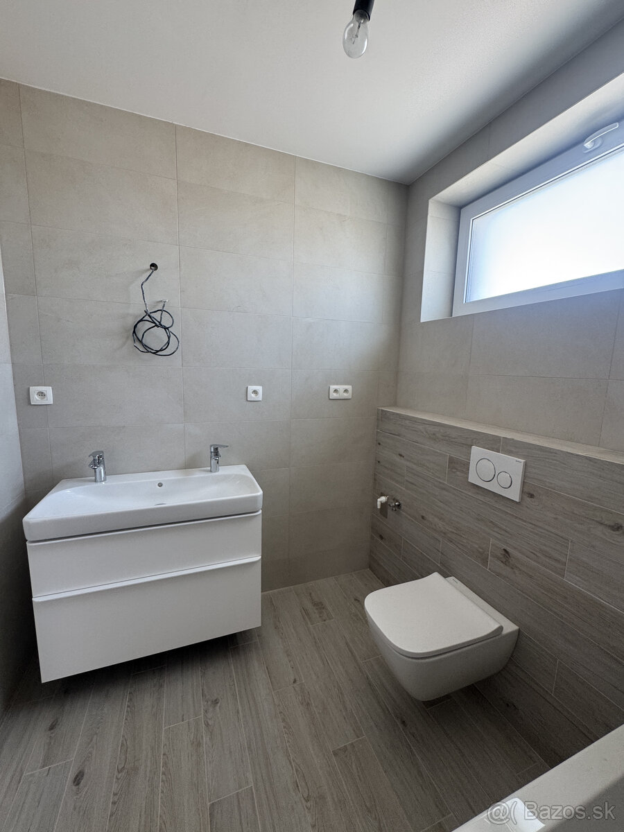 Prenájom - novostavba RD s 2 bytovými jednotkami, 102m2 úžit - 11