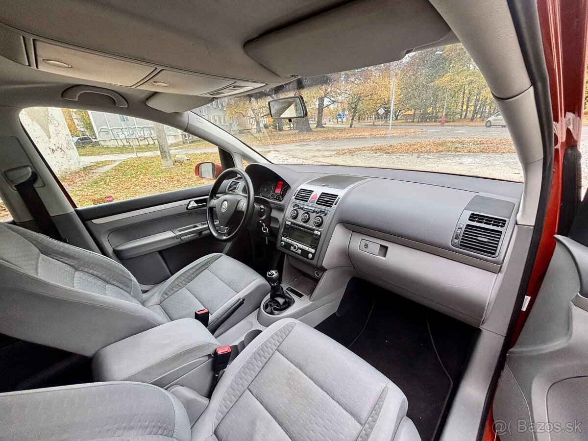 Volkswagen Touran 1.9 TDi, 2009, 7 miestny - 11