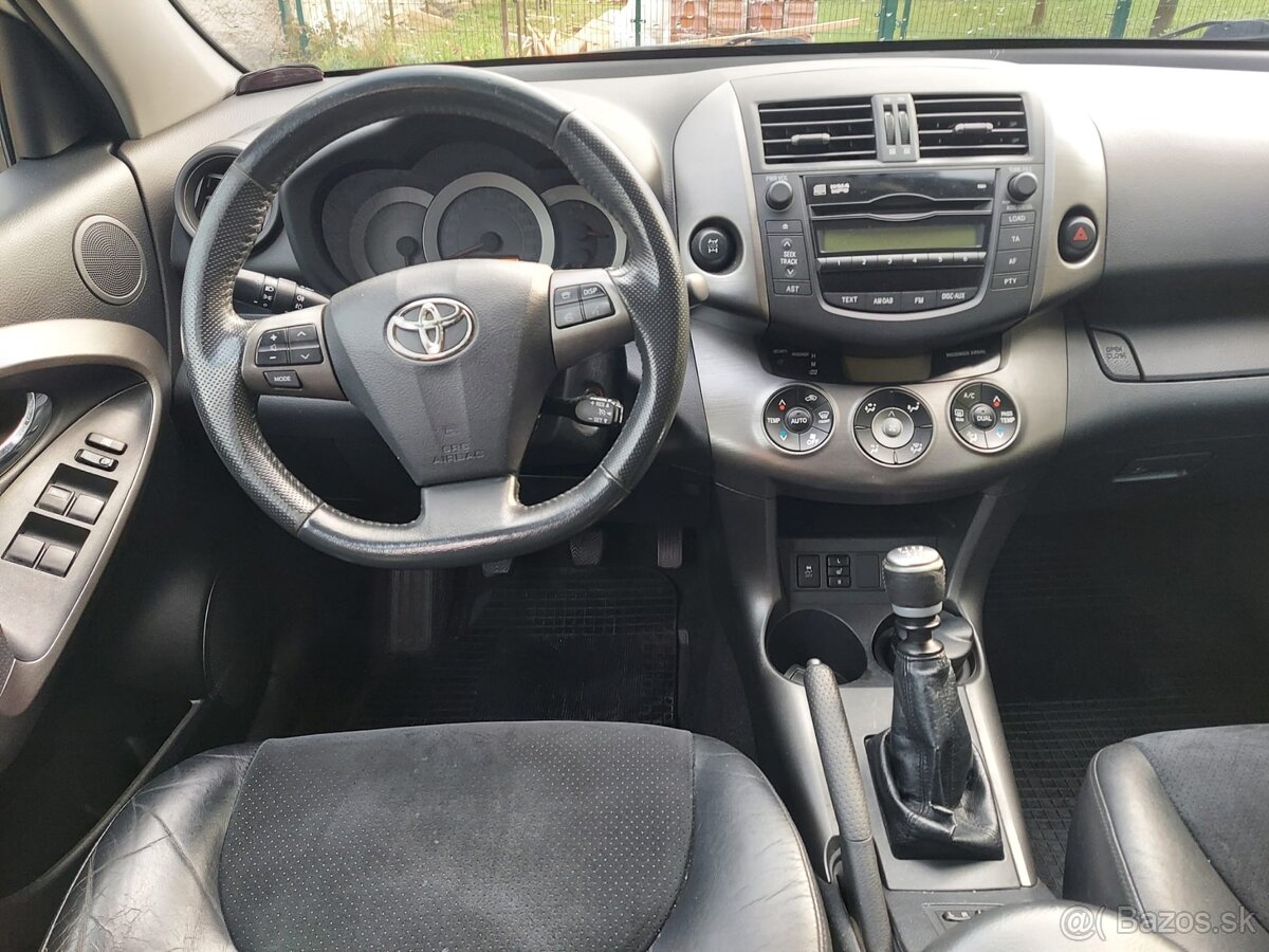 Toyota RAV4 2.2D-4D 4x4 - 11