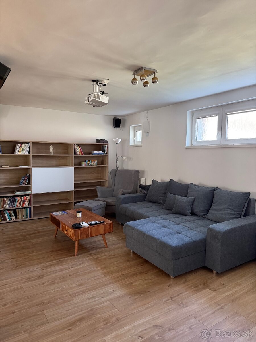 Štýlový rodinný dom so saunou, kinom a terasami 7km od MI - 11