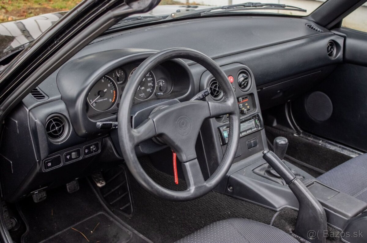 Mazda MX-5 Miata 1,8 benzín - 11