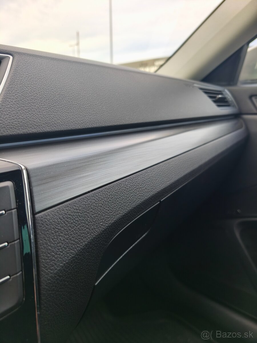 Škoda Superb 2.0 TDI Style DSG - 11