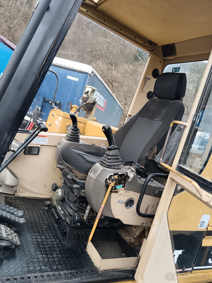 Pásový Bagr CAT 307 B - 11