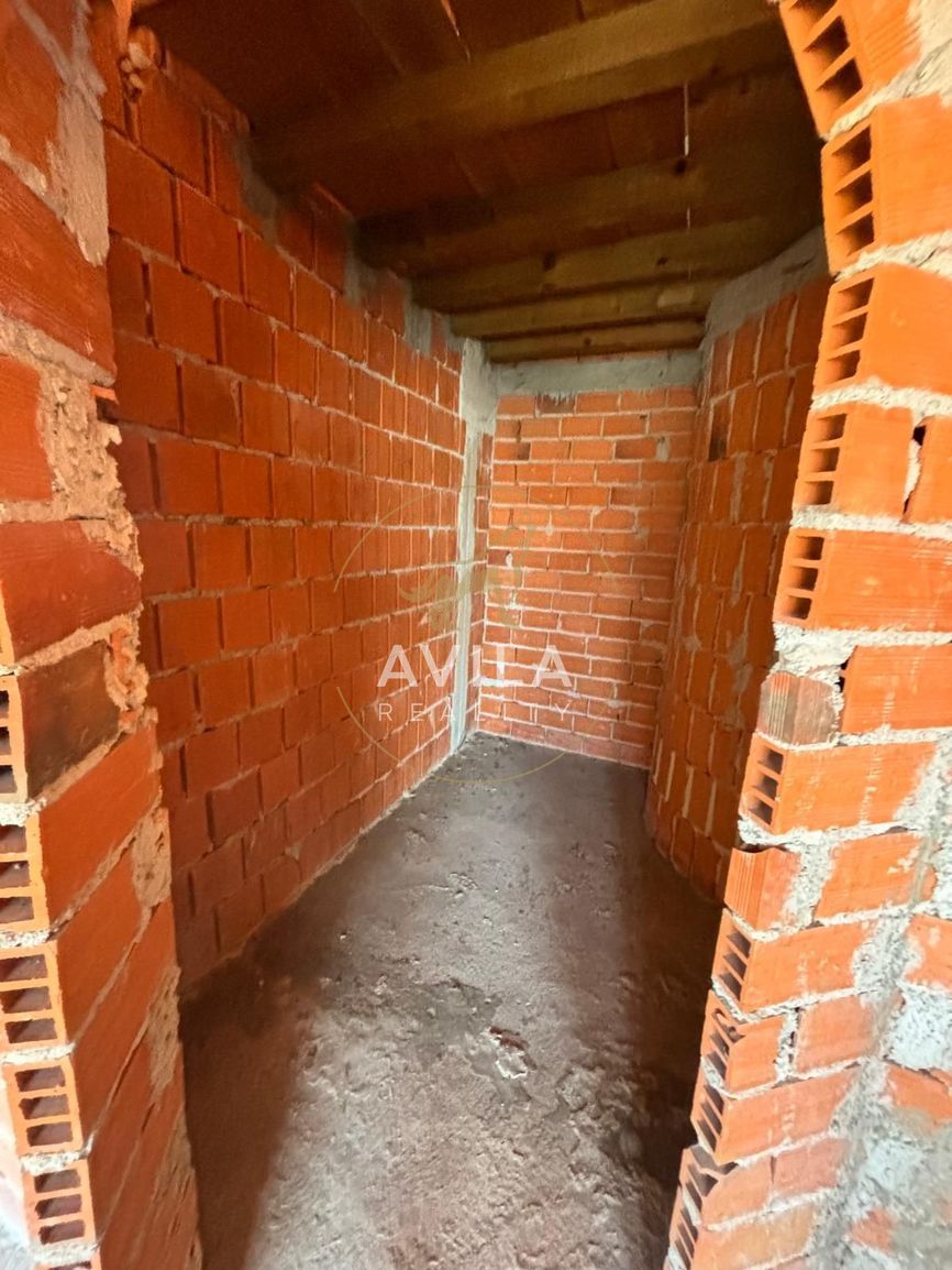 Na predaj apartmán-rodinný dom s terasou a garážou – Zadar, - 11