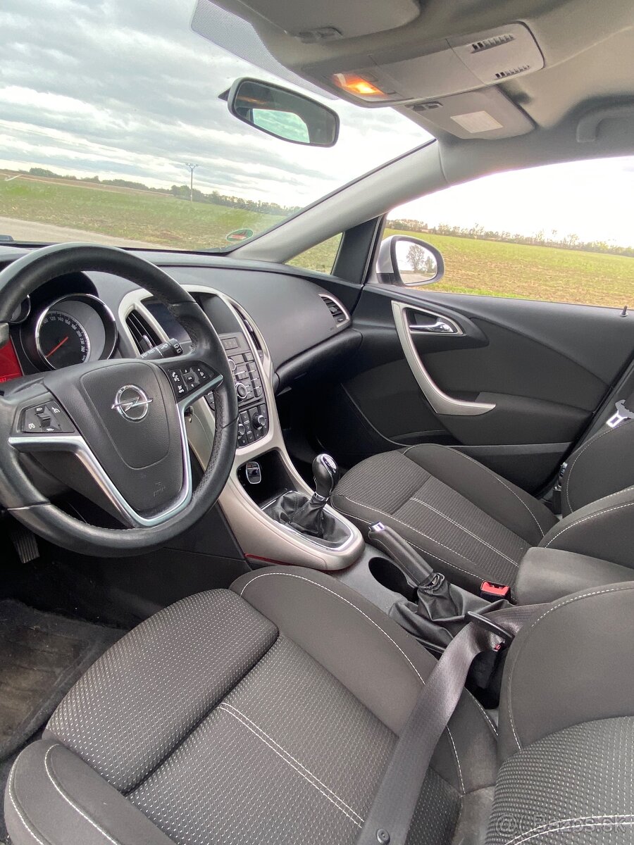 Opel astra Sport-tourer 1.7 CDTI - 11