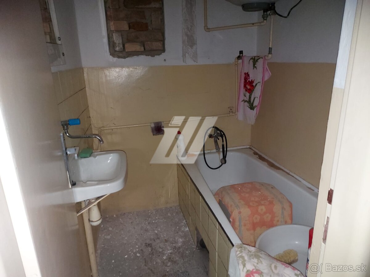 Na predaj rodinný dom v Chľabe - 11