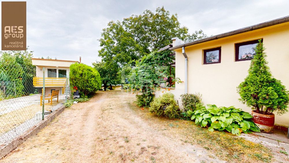 PREDAJ, ZÁHRADA S DVOMA CHATAMI, NOVÁ HORA, STUPAVA - 11