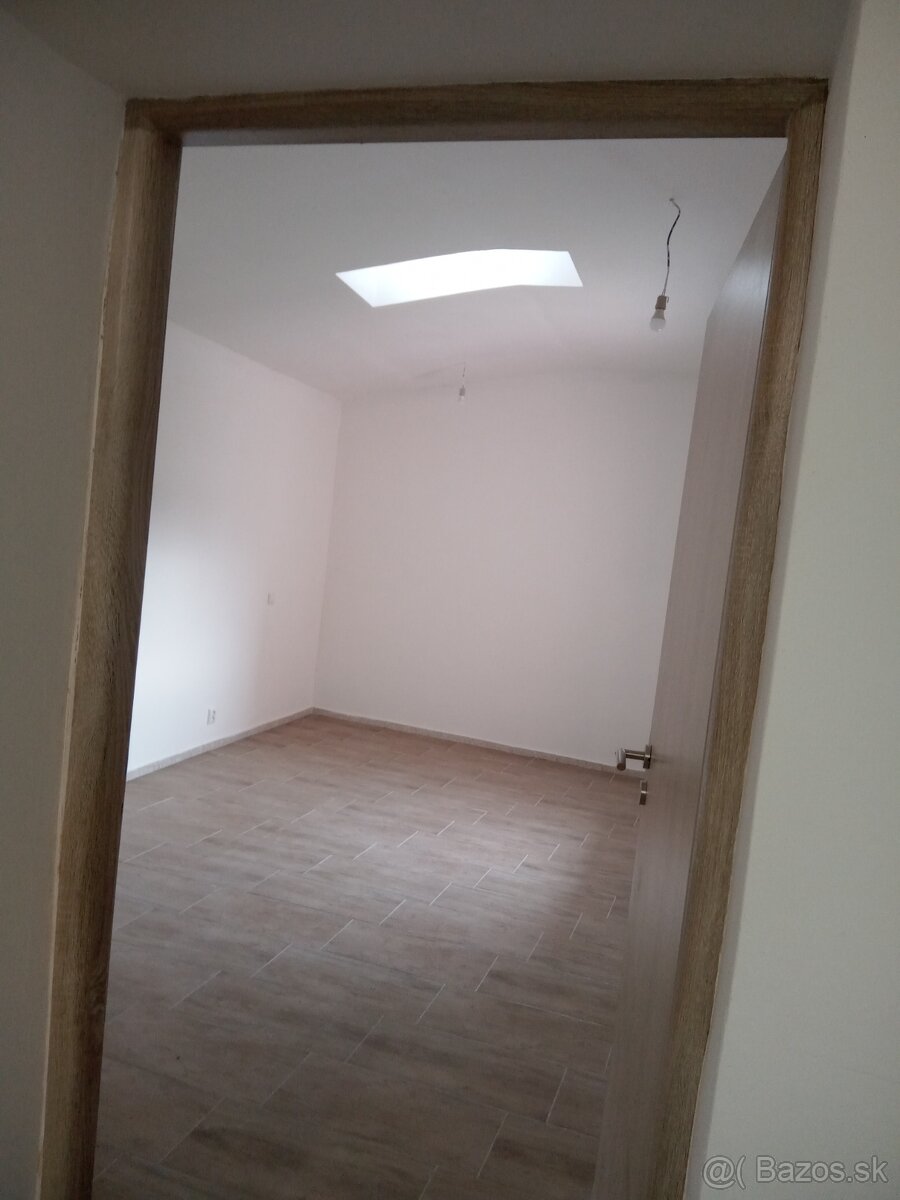 Moderný tehlový dom v Chynoranoch na predaj - - 11