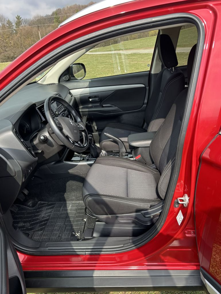 Predám Mitsubishi Outlander MY18 - 11