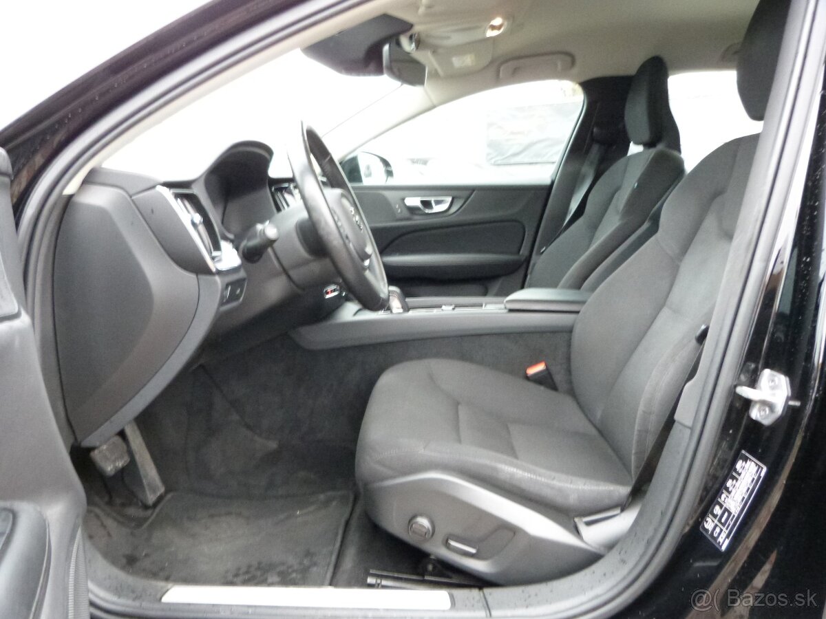 Volvo V60 B4 Momentum Pro A/T - 11