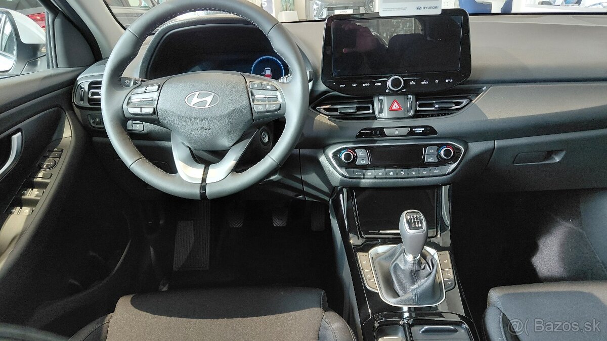 Hyundai i30 FAMILY - 11