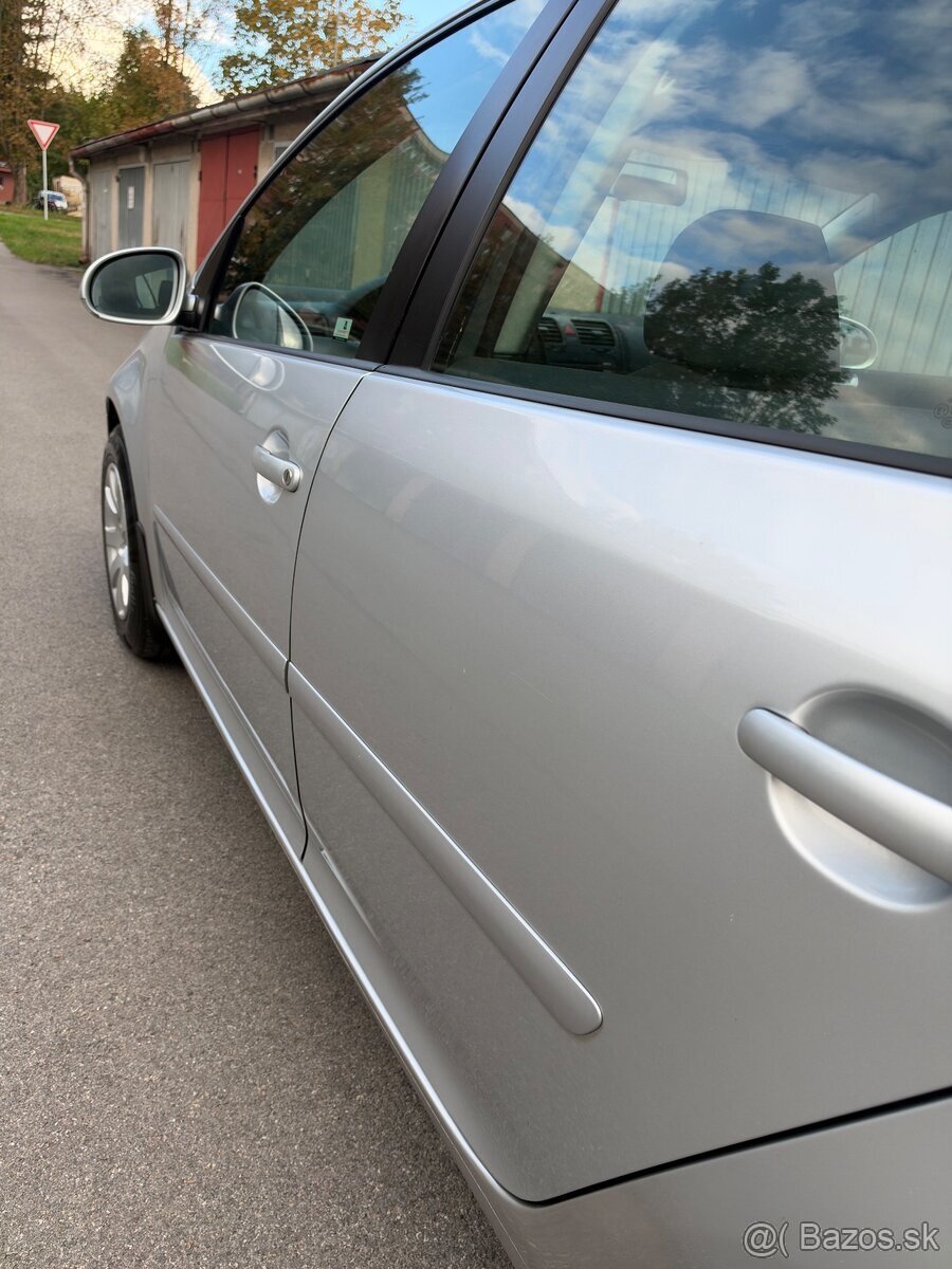 Volkswagen Golf 5 1.6 MPi Benzín,2009 - 11