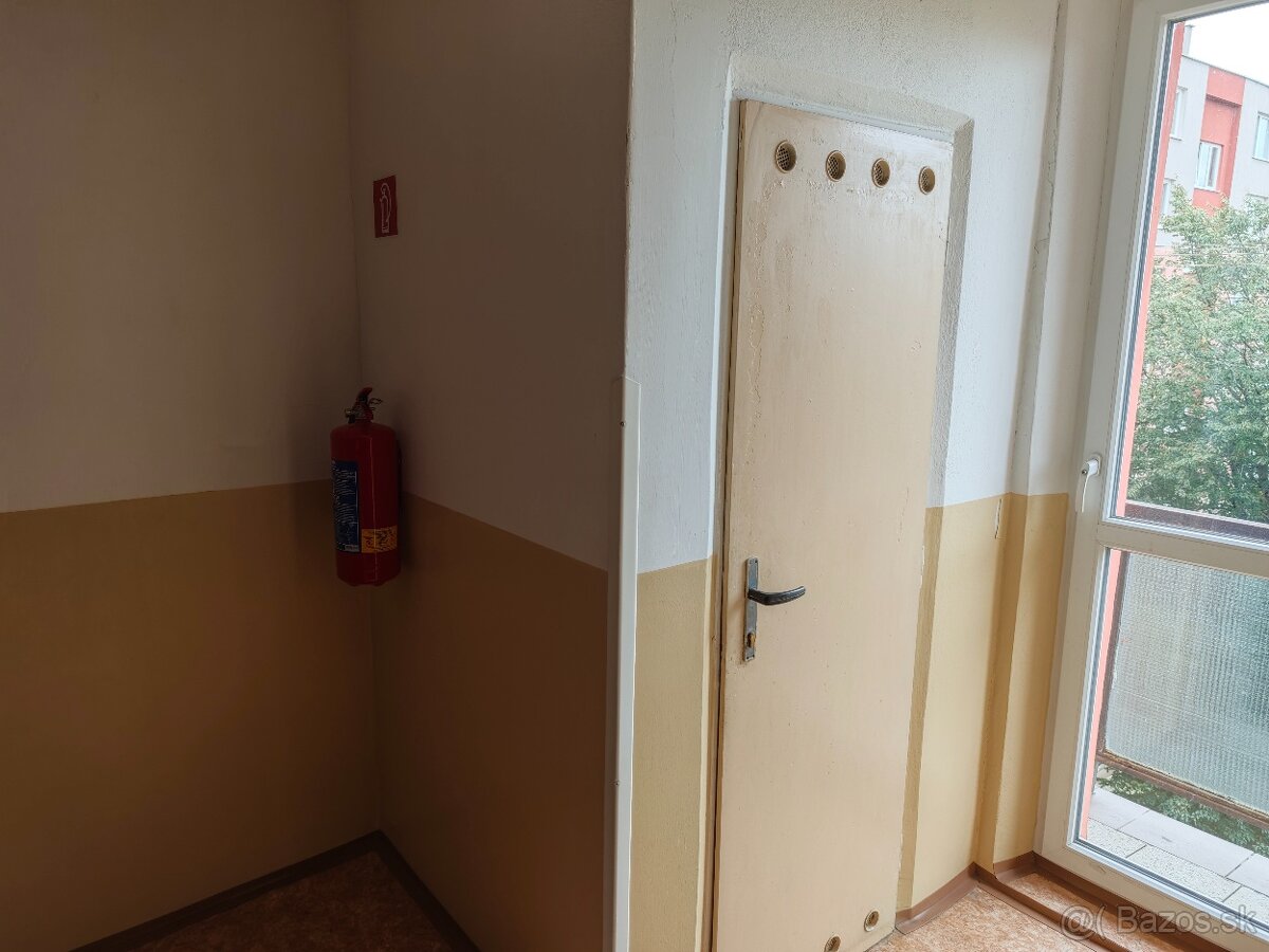 Predaj veľký 3 izbový byt s balkónom na Okružnej ulici - 11