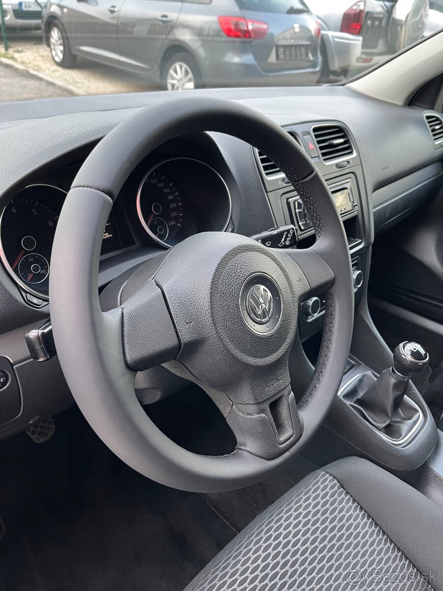 Volkswagen Golf 6 TrendLine 1.6 Benzin + LPG = Top Stav = - 11